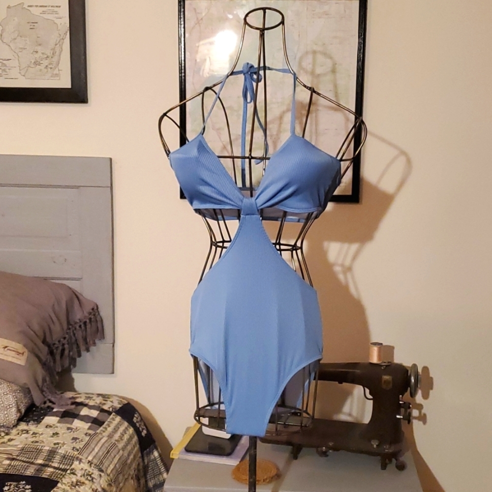 Light blue monokini swimsuit - Size Medium